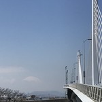 富士山の頭頂部が薄っすらと見えました