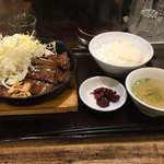 肉食堂 最後にカツ。 - 