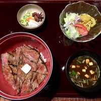 赤坂 津つ井 総本店 - 名物ビフテキ丼 2,808円（税込）