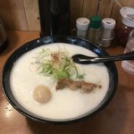 麺屋 よつ葉 - 濃厚鶏らーめん850円
            