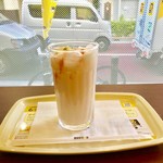 DOUTOR COFFEE - 桜香るホワイトショコラ・ラテのSのコールド。
                        税込360円。
                        美味し。