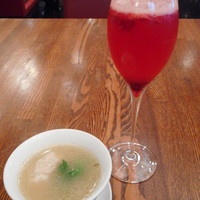 トゥーランドット 臥龍居  - 菜の花の一口ワンタンスープ