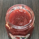 飯島フルーツファーム - 料理写真:苺ジャム蓋開ける