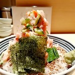 日本橋海鮮丼 つじ半 - ぜいたく丼　梅　一番ランクが低いのにお魚タワーズです