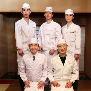 自然の最良の恵みと人の技が織りなすお料理でおもてなしを