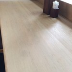 美幸寿司 - 一枚板のカウンターが素晴らしいです