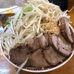 Ramen Kumechan - 小ラーメン（豚入り、野菜増し、ニンニク少なめ、麺固め）