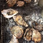 焼きかき優漁水産 - 炭焼きでした、汁、ご飯、フライは2個！