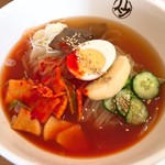 平壌冷麺食道園 - 平壌冷麺・大辛(800円)