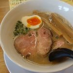 こくうま塩ラーメン