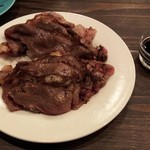 ガクオン食堂 - 炙り肉寿司 2個 680円(2018.03.12)