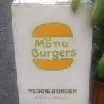 NATURAL JUNK MANA BURGERS - 看板