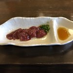 炭焼地鶏 山蔵 - レバ刺（６８０円）