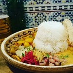 Indian canteen AMI - ２種プレートカレー￥１２００（チキンカレー＆サツマイモのコザンブ）