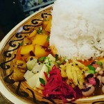 Indian canteen AMI - ２種プレートカレー￥１２００（チキンカレー＆サツマイモのコザンブ）