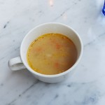 窯焼きステーキ＆バル grove - ランチにつくスープ