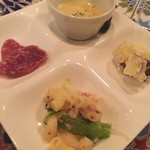 ヒジテツ 伊勢佐木町店 - 【’18.3】お通し。今日イチはサツマイモとチーズの和えたやつ!!