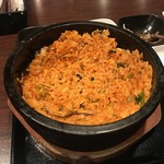 KOREAN DINING 長寿韓酒房 - よくかき混ぜて器肌に貼り付けます