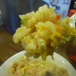 本田商店 - 細かく刻まれた具材が一口で絶妙のハーモニーを奏でる