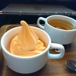 Hailey'5 Cafe - 夕張メロン (セルフ/3種類)   紅茶はティーバッグ
