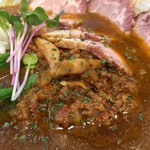 ナルトもメンマもないけれど - ひき肉ラーとしてはこのキーマ的部分も嬉しい