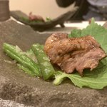 鴨と豆腐 靖天 - 鮪ほほ肉ステーキ