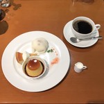 Kafe Morozofu - 期間限定デザートプレートとお飲物