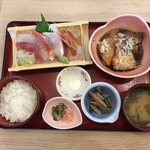 Tsukiji Shokudou Genchan - 本日お刺身とあら煮定食1180円（税別）