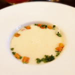 Les　pif　et　dodine - ランチ（税込1,000円）
      聖護院蕪の温製クリームスープ