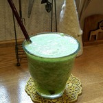 ユイノウ ベジタブルカフェ - 小松菜のスムージーも付いてます♪