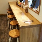 ユイノウ ベジタブルカフェ - カウンター向かいのテーブル