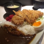 ポンチ軒 - カツと特製カレー