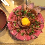 肉焼き じゅんちゃん - ローストビーフ丼