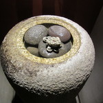 銀座うち山 - 店内にあるカエルの置物　これに触って帰るとまた来れるそうで勿論触ってから退店しましたよ~♪♪♪