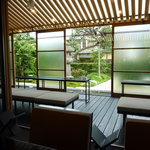 虎屋菓寮 - テラス席もあります