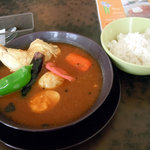 スープフル - 「スープカレー 赤・チキン」950円