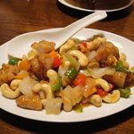 小陽春茶房 - 鶏唐揚げとカシューナッツ炒め