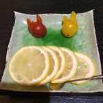 中国精進料理 凛林 - 紹興酒用に特別スライスレモンを発注
