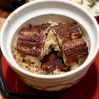 鰻う おか冨士 - ご飯の中にもうなぎ