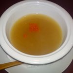 鮮魚・中華居酒屋 愛香楼 - フカヒレ入りスープは味噌汁みたいで　小さなスプーン無理！がばっと飲んだ。