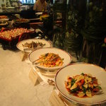 エピナール那須 - 各国の料理が並びます