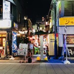 歌舞伎町ど真ん中の細路へ！