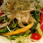 ワイン&焼酎 KURIKI 九州料理の店 - 彩り野菜サラダ
