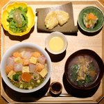 立場割烹 SSAW - 紅白の桜ちらし 1000円