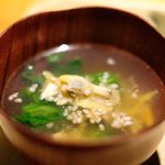 立場割烹 SSAW - 紅白の桜ちらし 1000円 の浅利の雛吸い