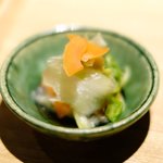 立場割烹 SSAW - 紅白の桜ちらし 1000円 の塩麹のお新香