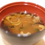 赤坂 すし 秀 - 海鮮丼 1188円 の味噌汁