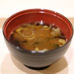 赤坂 すし 秀 - 海鮮丼 1188円 の味噌汁