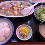 春華苑 - 八宝菜定食＝８８０円