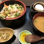 茅ヶ崎 海ぶね - サーモン丼定食　880円（税込）